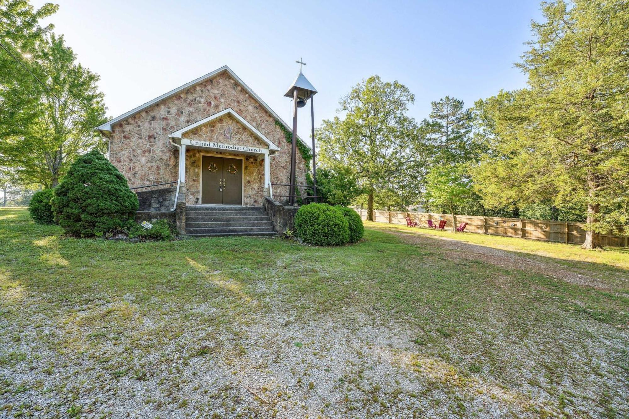 Old Church Retreat With Fire Pit And Air Hockey! Omaha Exterior photo